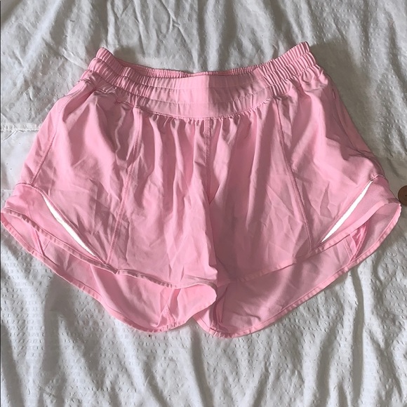 Hotty hot shorts Lululemon baby pink - Picture 1 of 4